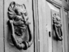 Monteleone Sabino - Due battenti di un portone nel centro storico - Foto G.P.