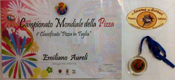 MADE IN MONTOPOLI LA PIZZA PIù BUONA DEL MONDO!!!!
Emiliano aureli si è aggiudicato il titolo iridato nei campionati del mondo a Salsomaggiore.
