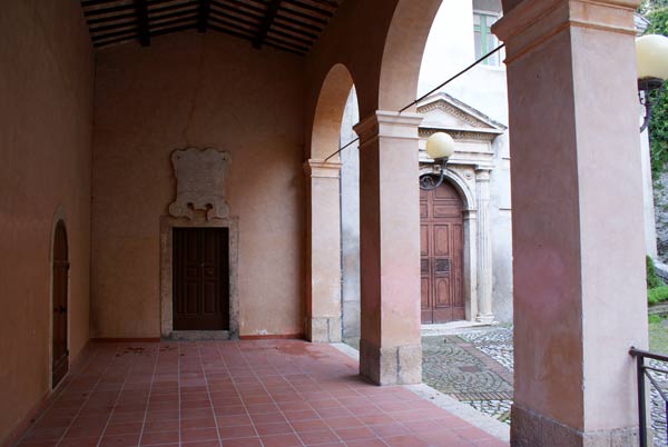 Portico di SS Maria del Popolo - foto Giorgio Pace