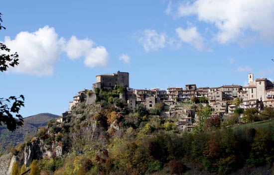 Castel di Tora - foto Giorgio Pace