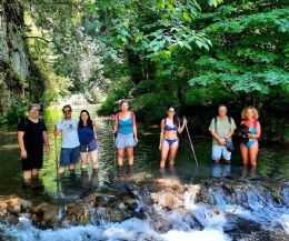 Locandina: Rinfrescante trekking acquatico di riva